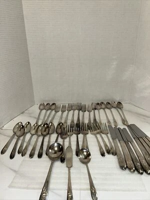 WM ROGERS MFG CO TRIUMPH PLACA EXTRA ROGERS JUEGO DE CUBIERTOS 37 PIEZAS Foto 1 de 4