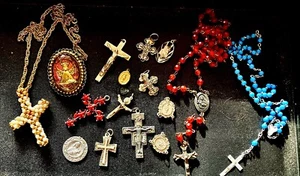 Kleine gemischte Sammlung religiöser Gegenstände - Bild 1 von 10