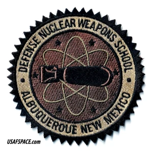 ESCUELA DE ARMAS NUCLEARES DE DEFENSA DE LA USAF-DNWS-DOD-KIRTLAND AFB, CASI NUEVO-PARCHE OCP ORIGINAL - Imagen 1 de 3