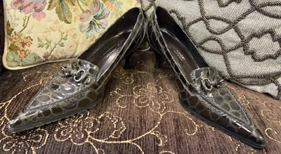Vintage - Donald J. Pliner-  Made in Italy - 6.5 - Dark Brown Crocco Patent Pump - Image 1 of 4