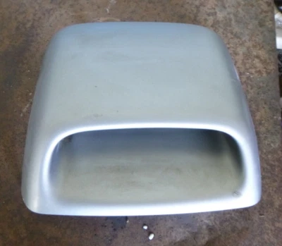 Holden Cruze YG 02-06 Top Centre Dashboard/Clock Trim - image 1 of 3