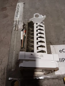 Whirlpool W11381372 WPW10190965 Refrigerator Ice Maker Assembly - Picture 1 of 4