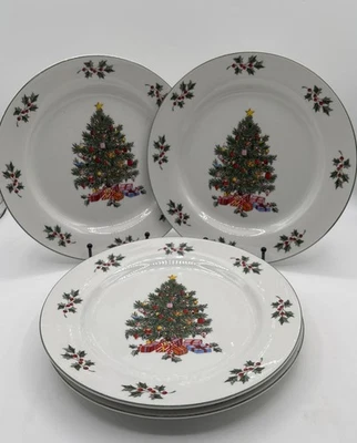 Set Of 4 Gibson Noel Morning Christmas Dinner Plates - Image 1 of 4