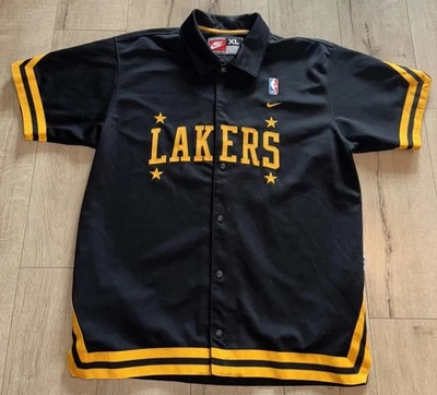 Chaqueta de calentamiento vintage años 2000 Y2K Nike Los Angeles Lakers Rewind 57 talla XL Foto 1 de 4