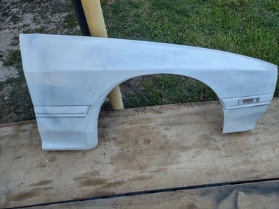 Para-lama Passenger Side RH 86-91 MAZDA RX-7 NÃO TURBO - Imagem 1 de 4