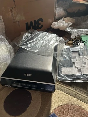 BRAND NEW Epson V600 Scanner W/ Film Frames & Power Cord Tested - Image 1 of 4