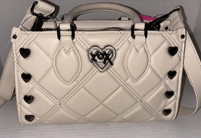BOLSO ROXIE XOROXIE Betsey Johnson acolchado acolchado tiza blanca corazones tachonados Foto 1 de 4