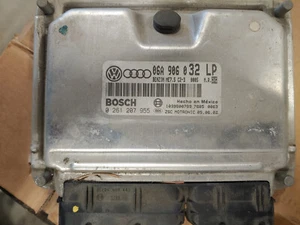 VW Corrado Passat 2.0 16V Engine Control Unit Motor ECU 0261200858 8A0907404CC - Picture 1 of 1