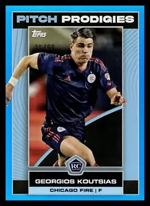 2023 Topps MLS - Pitch Prodigies #193 Georgios Koutsias (RC) Blu #/99 - Foto 1 di 1