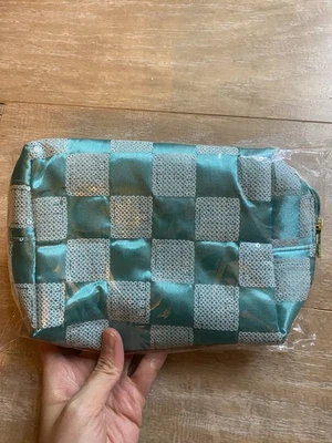 Bolso de belleza cosmético satinado lentejuelas brillantes dorado verde azulado Ulta Beauty NUEVO Foto 1 de 3