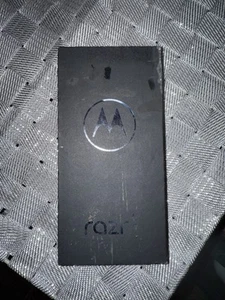 Motorola Moto Razr+ 2023 5G XT2321-3 256 Go 6,9" spectre uniquement - Photo 1 sur 6