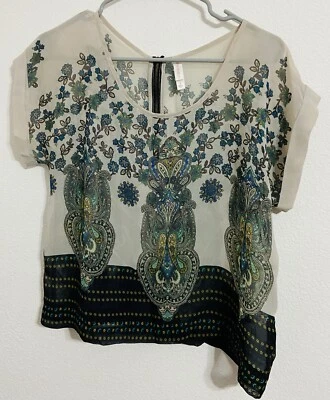 Xhilaration, Blusa Floral de Cachemira Transparente Manga Corta para Mujer, Cremallera Trasera, Pequeña Foto 1 de 4