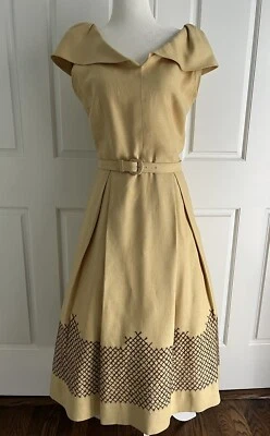 Saia bordada vintage início dos anos 1950 bege linho pesado colarinho xale tamanho M - Imagem 1 de 4