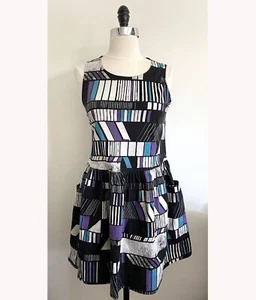 NOOWORKS Vogtsmith Kleid mit großen Taschen,​ klein, top, geometrisch - Bild 1 von 5