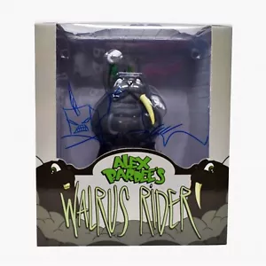 Alex Pardee Walrus Rider nero e verde 1/113 FIRMATO soggetti fedeli giocattolo artistico TOMAIA - Foto 1 di 3