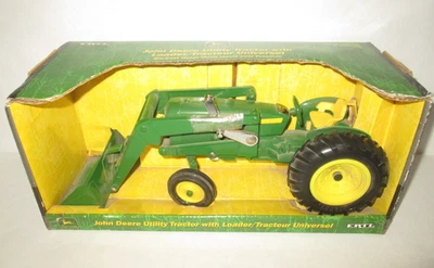 Ertl John Deere 15147 Utility Tractor w/ Loader 1:16 2000 - Image 1 of 4