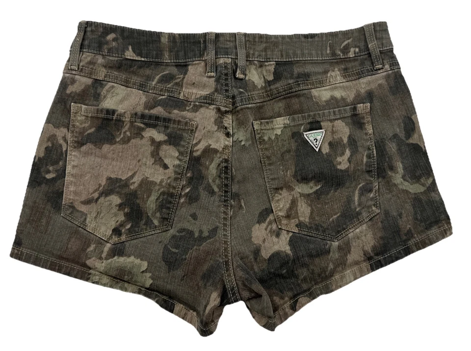 Pantalones Cortos Vaqueros Guess Vintage Floral Camuflados Talla 31 (30x2.5) Años 90 Verde Logo Guess Foto 1 de 4