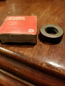 National Oil Seal 450557Nuevo stock antiguo - Imagen 1 de 3