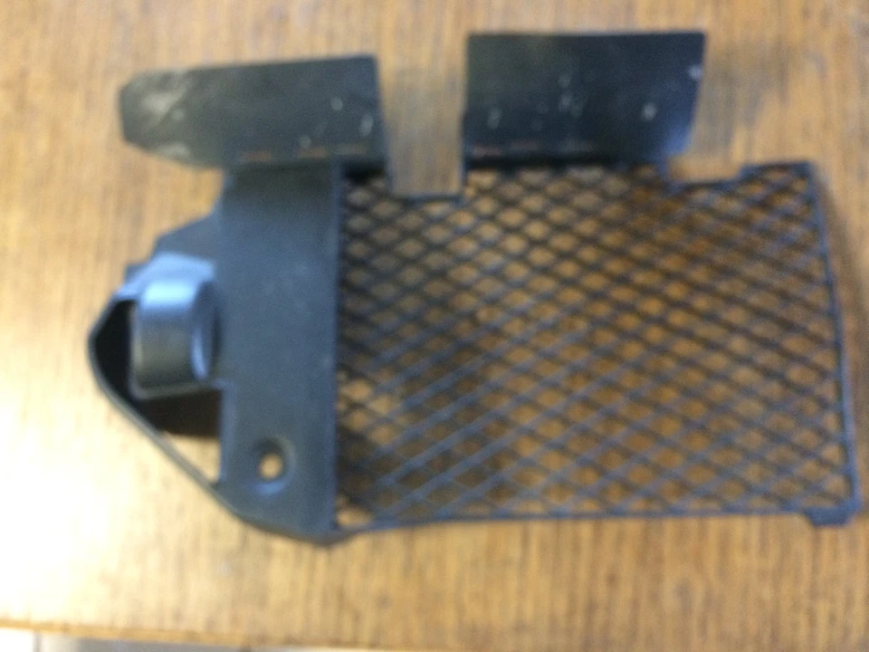 grille radiateur droit  650  xl  transalp  19032-mcb-6100 - Photo 1/1