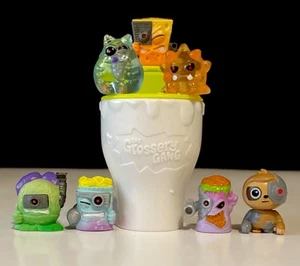 Grossery Gang ROTBOTS 7 Figures W/Flush-N-Fizz Toilet Ultra Rare & Special Ed. - Picture 1 of 17