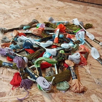 Lot Of (30) Vintage DMC strand linen floss hardanger/needlepoint/cross-stitch 02 - Image 1 of 4