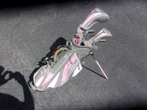 RIGHT HAND MAXFLI GIRLS JUNIOR GOLF SET FOR JR. 54" TALL - Picture 1 of 9