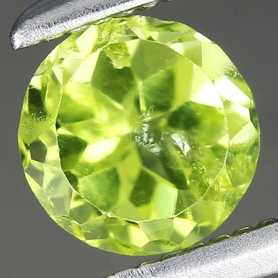 0.51ct t.w 4.8x4.7mm Round Natural Unheated Untreated Green Peridot, Myanmar🍏 - image 1 of 4