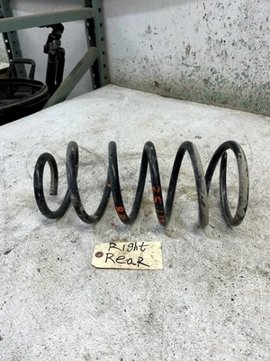 Muelle helicoidal trasero Toyota 4 Runner 2022 lado conductor o pasajero OEM Foto 1 de 4