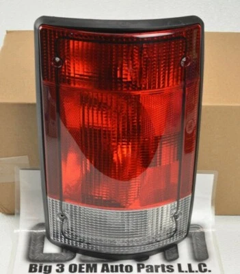 Lanterna traseira lateral de passageiro Ford Econoline Van 2005-2011 fabricante de equipamento original 13404 - Imagem 1 de 3