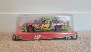 2004 Winners Cirlce Jeremy Mayfeild Dodge Red And Green Car #19 - Picture 1 of 5