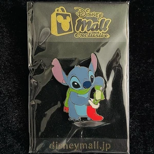 JDS LE 250 Lilo & Stitch Frog Christmas Stocking Stuffer Japan Disney Mall Pin - Picture 1 of 1