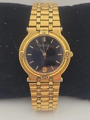 Винтажные швейцарские кварцевые мужские часы GUCCI 9200M золотистый циферблат 32 мм черная дата - Изображение 1 из 4