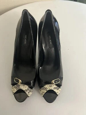 Hermosos zapatos de salón Marc Jacobs vintage de cuero con punta abierta hechos en Italia talla 38 Foto 1 de 4
