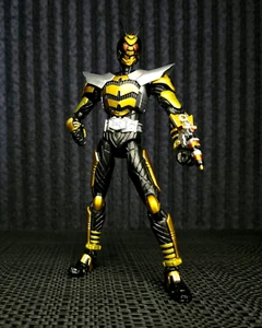 Kamen Rider Figuarts TheBee Figure (2009) Bandai - Picture 1 of 4