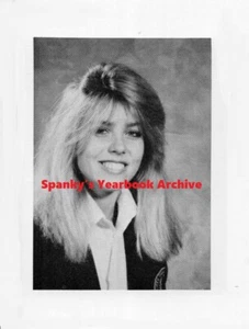 1985 Los Angeles Le Lycee School Yearbook ~ Photos History Clubs Sports Dance ++ - Picture 1 of 8