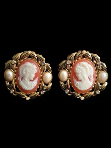 Orecchini Vintage KJL Kenneth Jay Lane Per Avon Cameo Clip Collezione Poetica Romance  - Foto 1 di 5