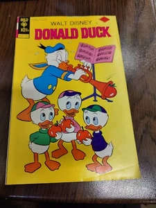 Donald Duck (Walt Disney's )  Gold Key Comic Book - Picture 1 of 5