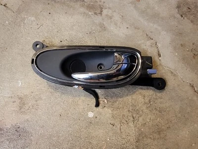 JAGUAR XJ8/VANDEN PLAS 2004-05-06-07-2008 RIGHT PASSENGER INTERIOR DOOR HANDLE - Image 1 of 3