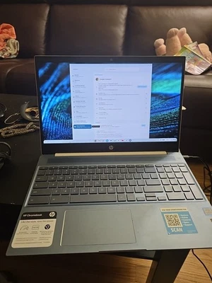 HP 15-de0518wm Chromebook 15.6" FHD TOUCHSCREEN i3-8130U 3.4GHz 4GB 128GB  - Image 1 of 4