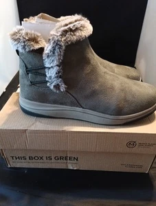 Cloudsteppers by Clarks Breeze Damenstiefel mit Fell dunkeloliv Größe 8 neu im Karton - Bild 1 von 8