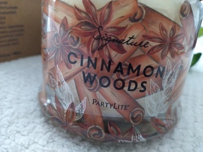 PartyLite Cinnamon Woods 3 Docht Duftkerze 375gr. Glas G73946 OVP Weihnacht Zimt - Bild 1 von 4