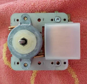 WHIRLPOOL REFRIGERATOR CONDENSOR MOTOR 2214986 - Picture 1 of 1