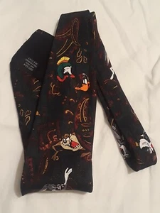 Cravatta uomo seta Looney Tunes Mania TAZMANIAN DEVIL BUGS BUNNY TWEETY DAFFY DUCK - Foto 1 di 6