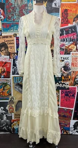 Maxi Vestido Vintage Años 70 Marfil Encaje Transparente Cuello Redondo Perla Cinta Estilo Gunne Sax - Imagen 1 de 10