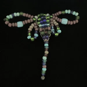 "Broche libélula vintage hecho a mano azul púrpura y verde con cuentas 2,75"" de longitud" - Imagen 1 de 3