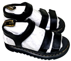 Dr. Martens Niños Talla 12 JUVENTUD KLAIRE J SANDALIAS CORREA CUERO Aro y Lazo Negro - Imagen 1 de 6