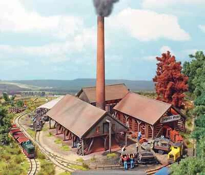 Bush 1550 HO scale 1/87 Brick Kiln with Smokestack - Image 1 of 4