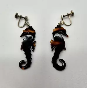 Pendientes colgantes vintage de piedra de baquelita marrón aspecto mármol caballito de mar caballo de mar - Imagen 1 de 2