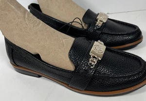 Anne Klein AK Nexxt Loafers Women's Size 6M Black Pebbled PolyUr Gold Emblem NEW - Picture 1 of 13