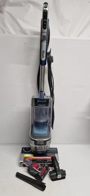 Shark Stratos AZ3000UKT XL Upright Vacuum Anti-Odour Pet Powered Lift-Away - Image 1 of 4